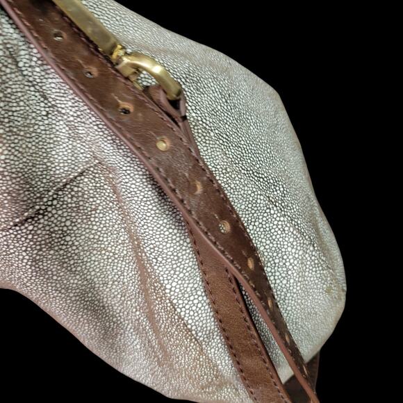 Hobo Slouchy Stingray Shoulder Bag Brown Shagreen Glaze Leather Curved Crossbody - Picture 2 of 16